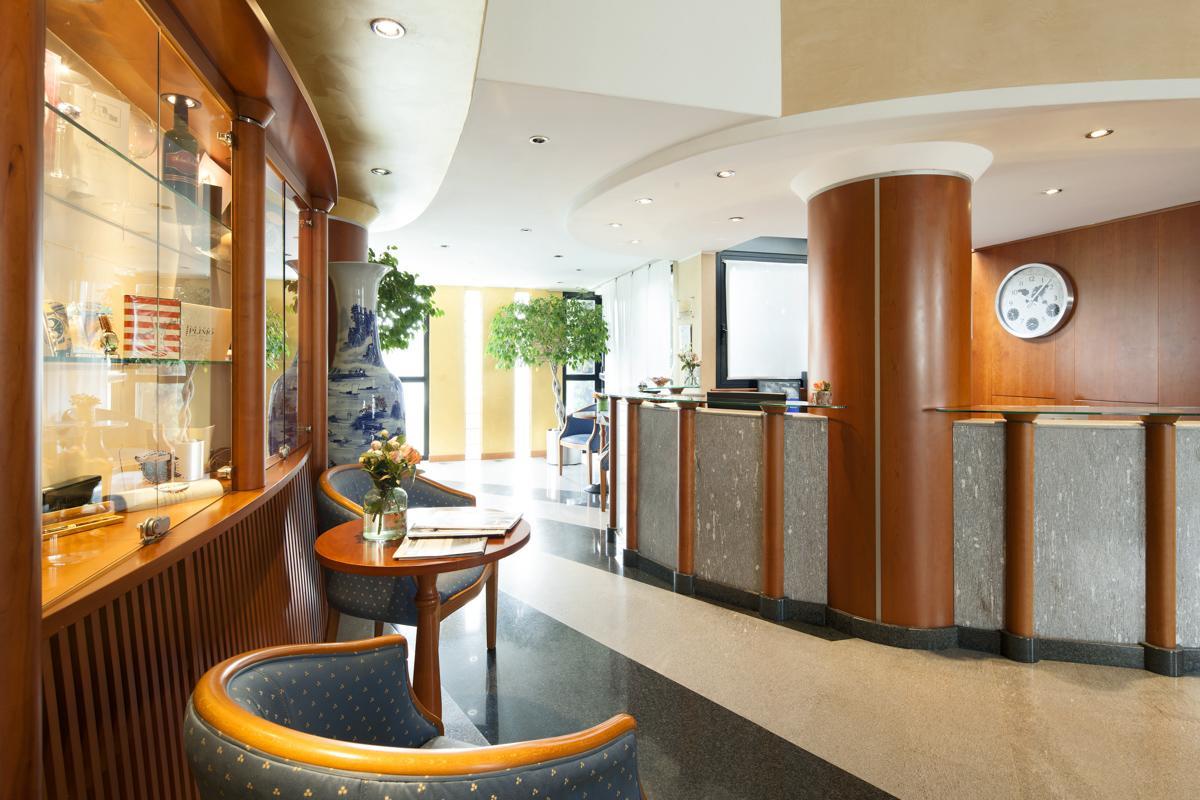 Arosio Hotel Exterior foto